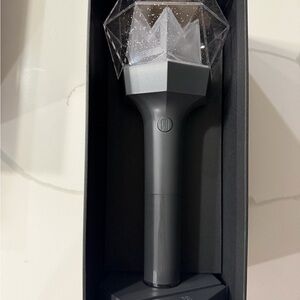 MONSTA X OFFICIAL LIGHTSTICK VER. 2
